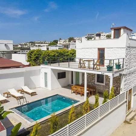 Villa Traditional Seaside Stone With Private Pool *