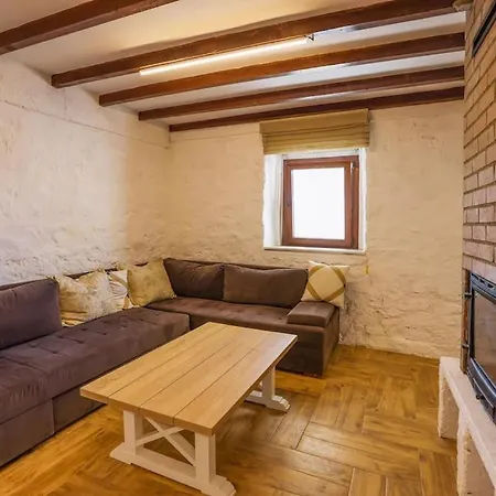 Traditional Seaside Stone With Private Pool Villa *