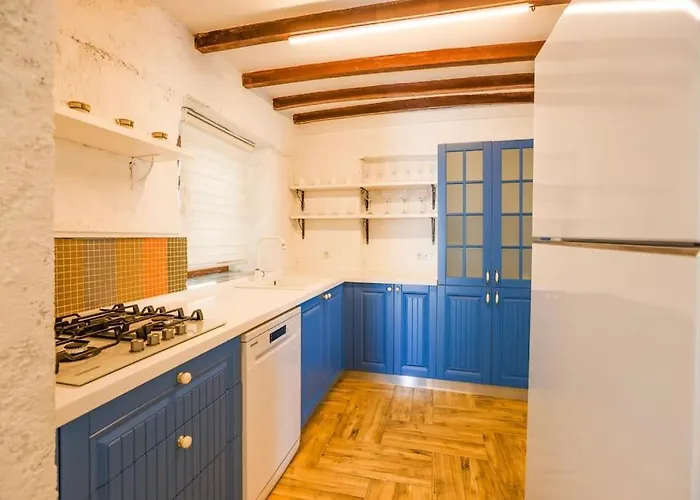 Traditional Seaside Stone With Private Pool Villa Bodrum