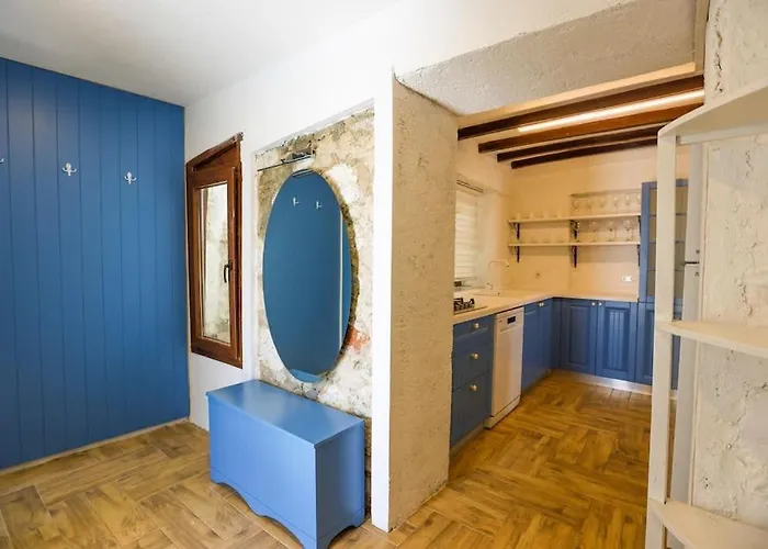 Traditional Seaside Stone With Private Pool Villa *