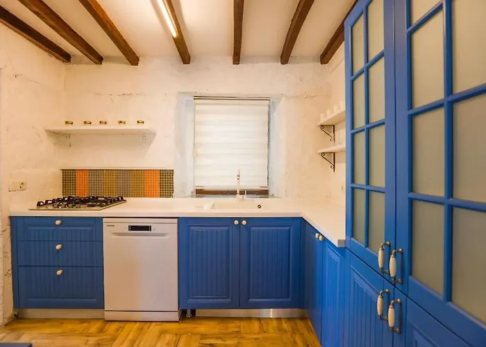 Traditional Seaside Stone With Private Pool Bodrum