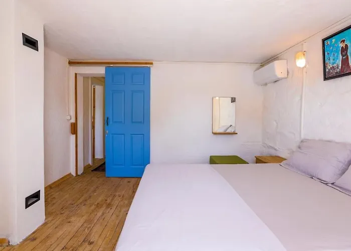 Traditional Seaside Stone With Private Pool Villa *