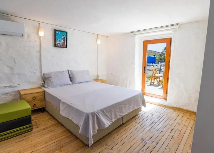 Villa Traditional Seaside Stone With Private Pool *